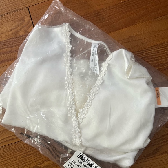 Flora Nikrooz Robe - Picture 5 of 5